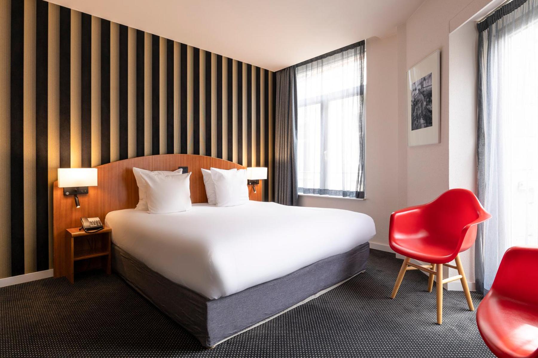 Aris Grand Place Hotel